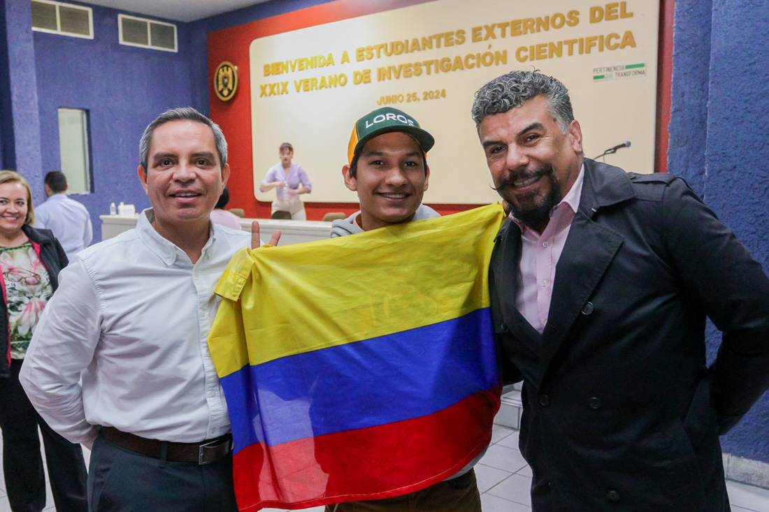 Dan bienvenida a estudiantes que realizarán verano de investigación, en la UdeC