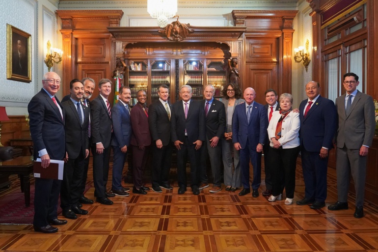 Presidente recibe en Palacio Nacional a legisladores de Estados Unidos; coinciden en mantener política de cooperación